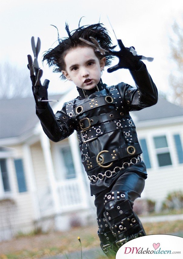 11 Halloween Kostüm Ideen für Kinder - DIY Kostüm selbermachen Edward mit den Scherenhänden