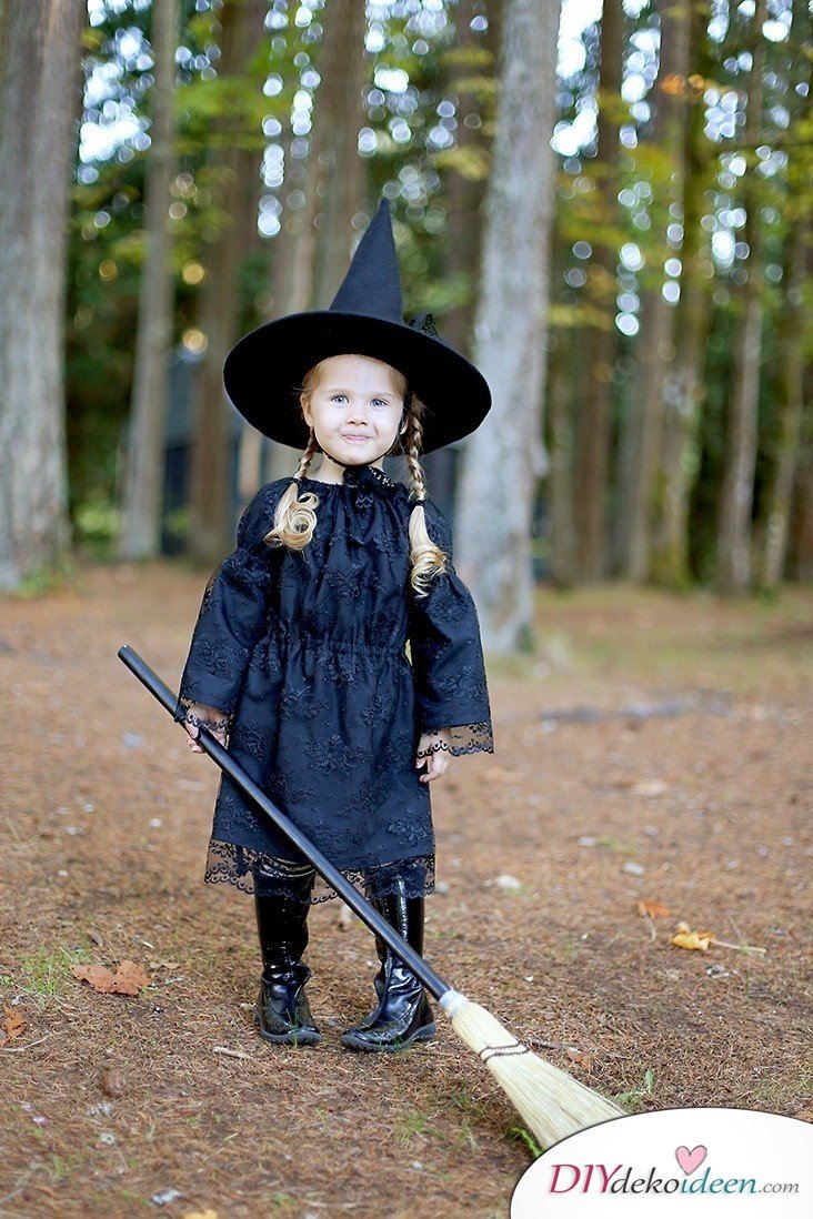 11 Halloween Kostüm Ideen für Kinder - DIY Hexenkostüm 