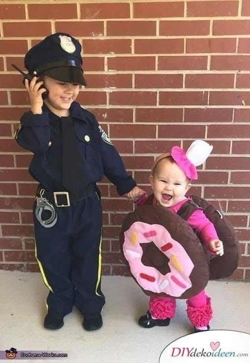 Baby Faschingskostüm Ideen - Polizist und Donut