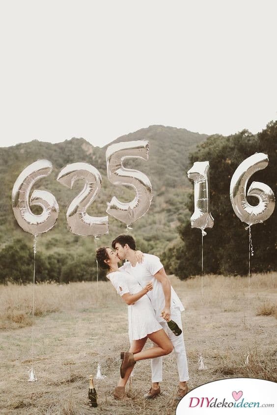 Hochzeitseinladungen selber machen– Zahlen - Luftballons