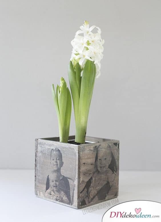 Blumentopf mit Fotos der Enkel - Geschenke für Großeltern