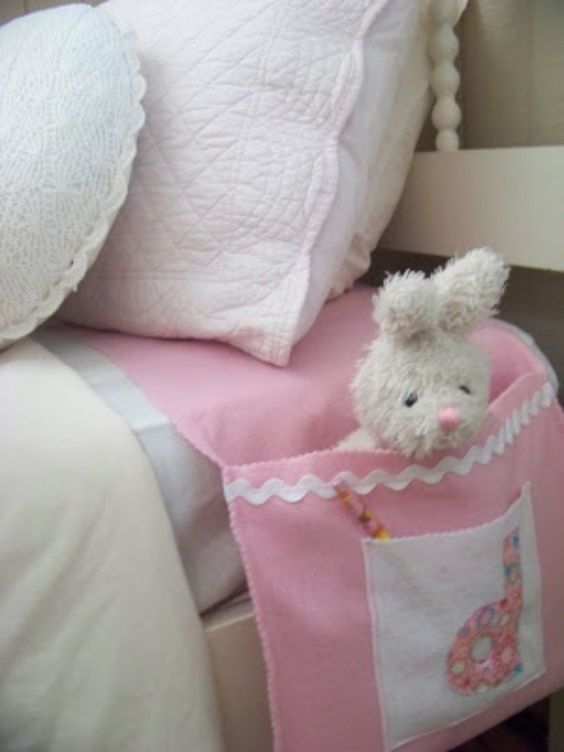 Kleine Geschenke für Kinder basteln – Stofftasche mit Monogramm fürs Bett