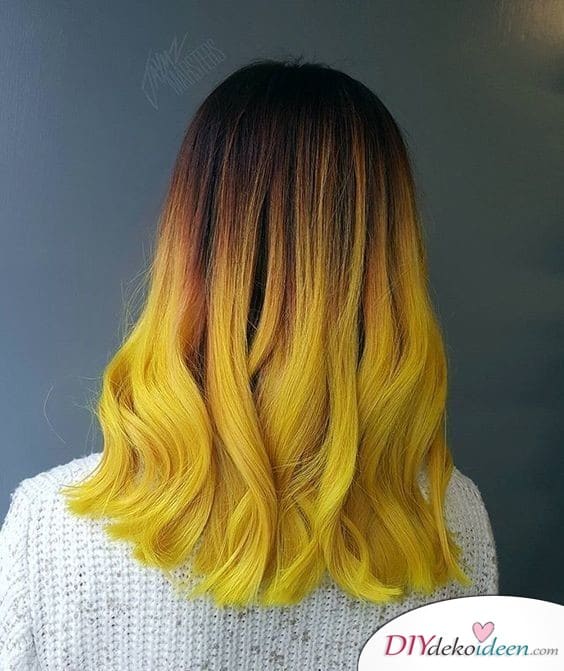 Ombré effect in waisted tones - hairstyles for medium hair 