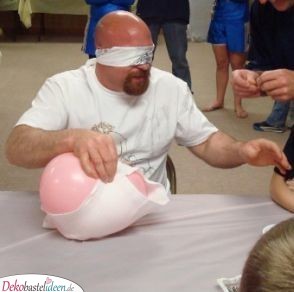 Wickel den Ballon – Party Spiel für die Babyparty