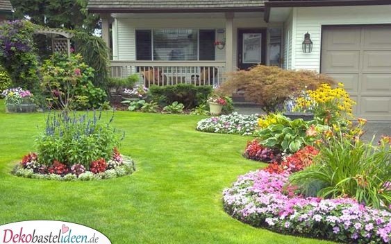 Blumeninseln im Rasen - Garten gestalten Ideen