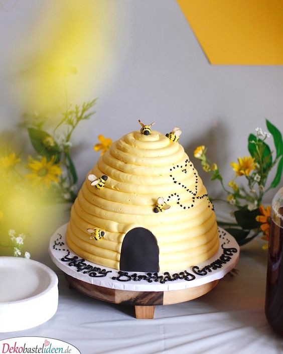 Bienenstock-Torte - Kuchen für Babyparty