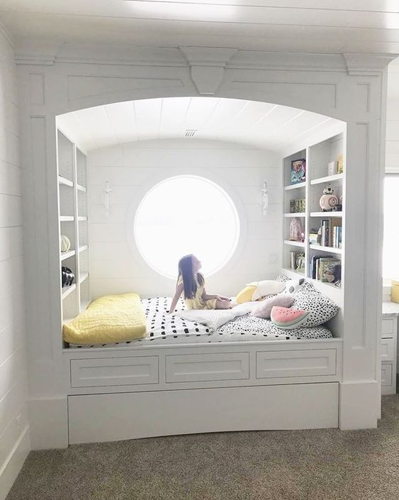 The bed shelf - girl's room