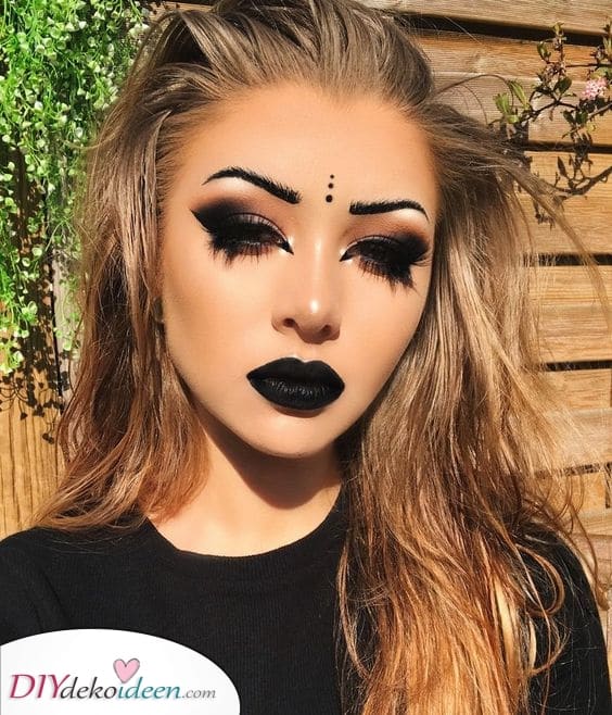Halloween-Make-Up-Ideen ganz in Schwarz
