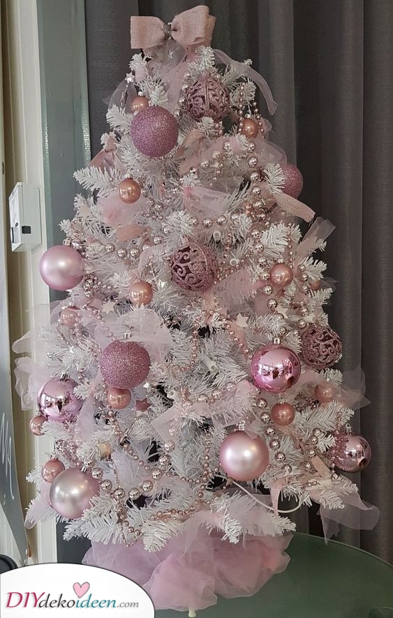 Pretty in Pink – Weihnachtsbaum geschmückt und Mädchentraum erfüllt!