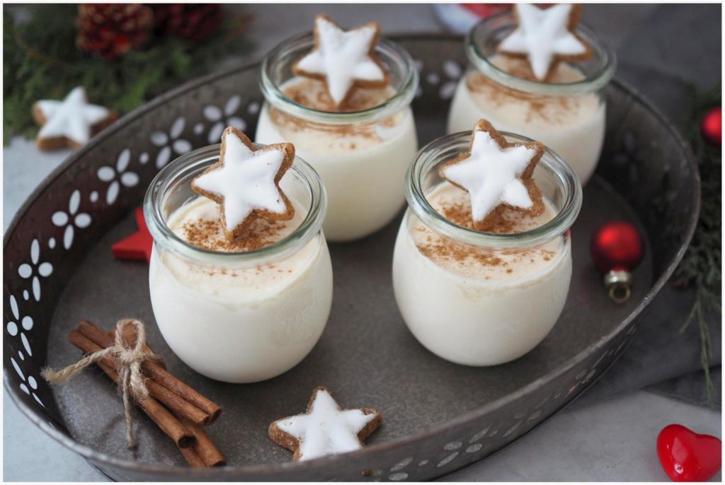 Weihnachts-Glasdesserts: Persönliche und festliche Dekoration für den Weihnachtstisch